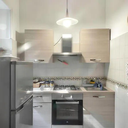 Spacious With Sea View In Apartmán